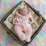 Baby Antonia, Cuepro de Tela