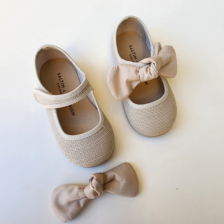 Calzado Mercedita Con Detalle Lazo a tono color Hielo