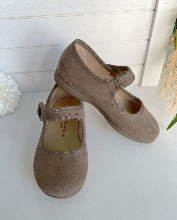 Mercedita Serratex Velcro con Botón Taupe