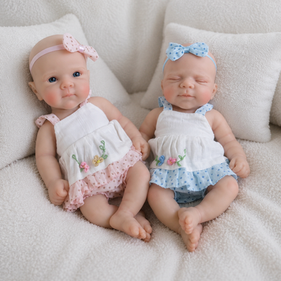 Muñecas Reborn Gemelas Viajeras Baby Victoria y Baby Olivia 8" Silicón Sólido 100%