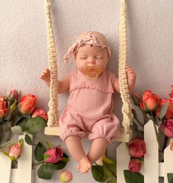 TOP OF LINE : Baby Antonella Ojos Cerrados 100% silicón