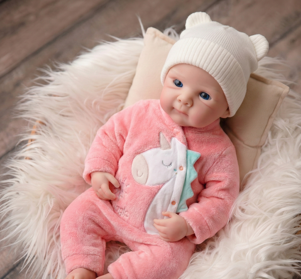 TOP OF LINE: Baby Liana Unicorn  100% silicón