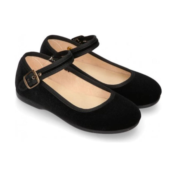 CALZADO Mercedita niña con hebilla en terciopelo color negro