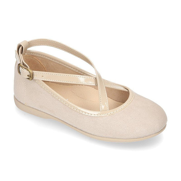 CALZADO Mercedita niña en Serratex con cintas cruzadas en charol color beige